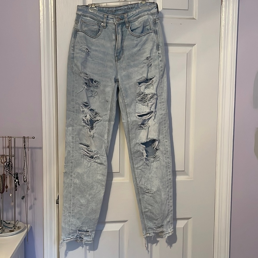 light wash mom jeans